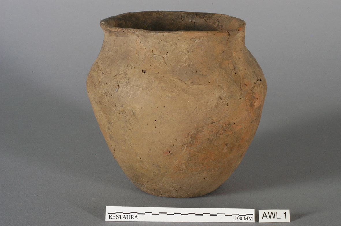Een van de twee gerestaureerde potten (foto’s: Restaura, Haelen).