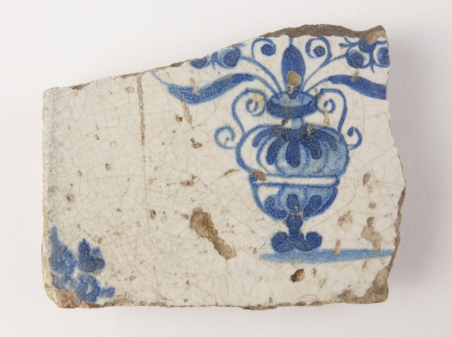 Afb. 8. Fragment van een tegel uit de 17e eeuw.
